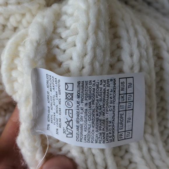 Wool Cape/Shawl - Picture 6 of 6